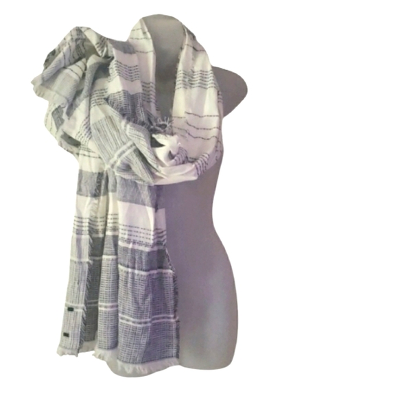 Banana Republic Textured Cotton Linen Striped Scarf White Navy Fringe Edges NWOT - Picture 10 of 15